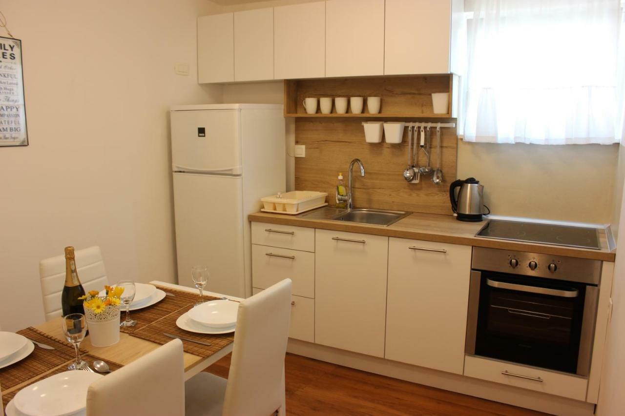 Apartments Jurić Brodarica  Zewnętrze zdjęcie